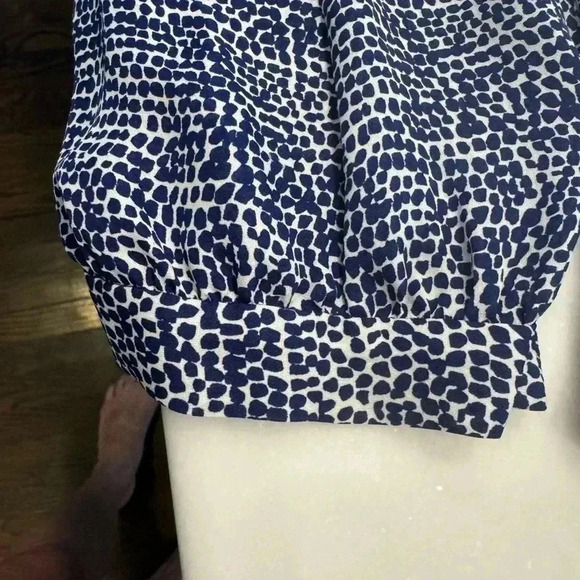 Derek Lam women’s blue & white silk blouse cold shoulders size 8 - Picture 3 of 8